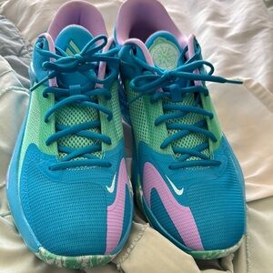 Brand new Nike zoom freak size 11